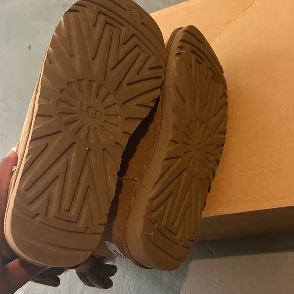 UGG Mini Bailey Corduroy Bow Boots with Shearling Lining Size 7 - Picture 4 of 5